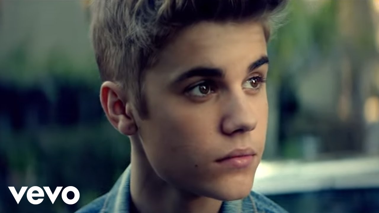 Бибер love me. Джастин Сэмс. Джастина Бибера as long as you. Justin Bieber as long as you Love me. Джастин Бибер с голубыми глазами.
