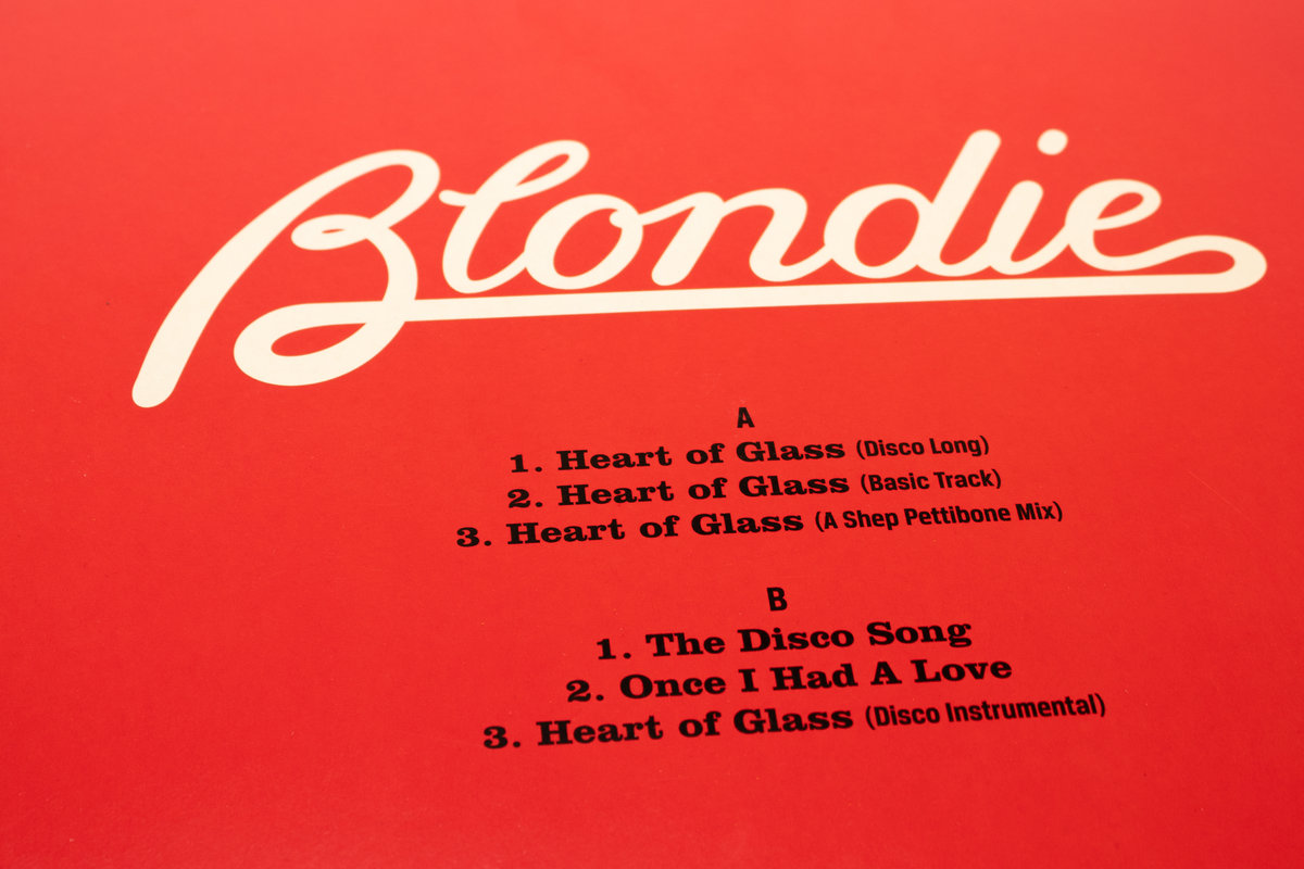 Песня glass. Blondie Heart of Glass. Disco Glasses. Heart of Glass. Angel "Glass" mp3 сачать.