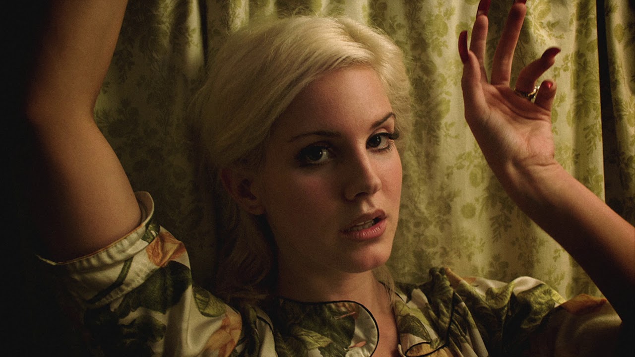 Pin-Up Galore - Lana Del Rey Testo della canzone